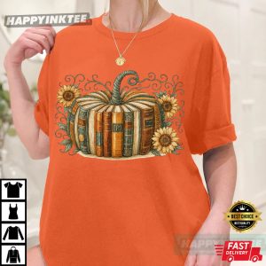 Retro Fall Book Pumpkin Halloween Teacher T-Shirt
