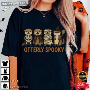 Otterly Spooky Sea Otter Funny Animal Pun Halloween T Shirt (3)
