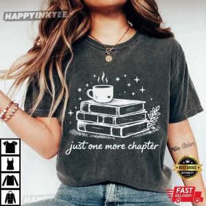 Just One More Chapter Retro Book Lover Gift T Shirt (2)