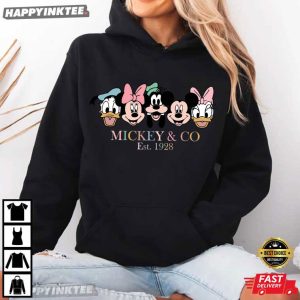Mickey And Co Disney Gift T Shirt (4)
