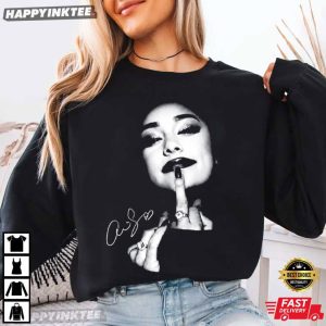 Ariana Grande Middle Fingers Music Fan Gift T Shirt (1)