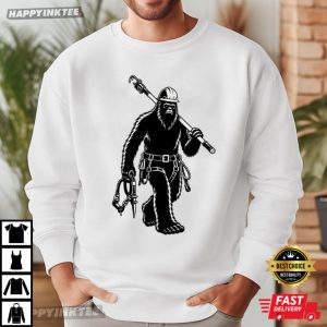 Bigfoot Lineman Electrician Powerline Worker Gift T Shirt (1)