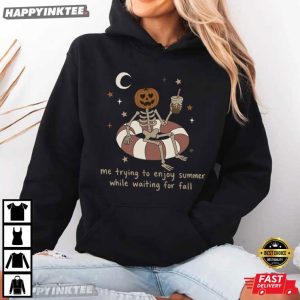 Me Trying to Enjoy Summer While Waiting for Fall Summerween Skeleton T Shirt (2)