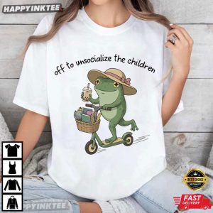 Frog Off To Unsocialize The Children Homeschool Moms Club T-Shirt