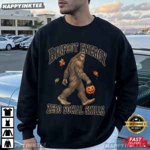 Bigfoot Energy Zero Social Skills Halloween Sasquatch Graphic T Shirt (1)