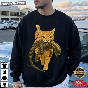 Tabby Cat Carrying Alien Funny Sci Fi Horror Movie T Shirt (4)