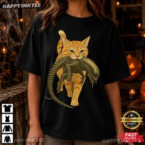 Tabby Cat Carrying Alien Funny Sci Fi Horror Movie T Shirt (1)
